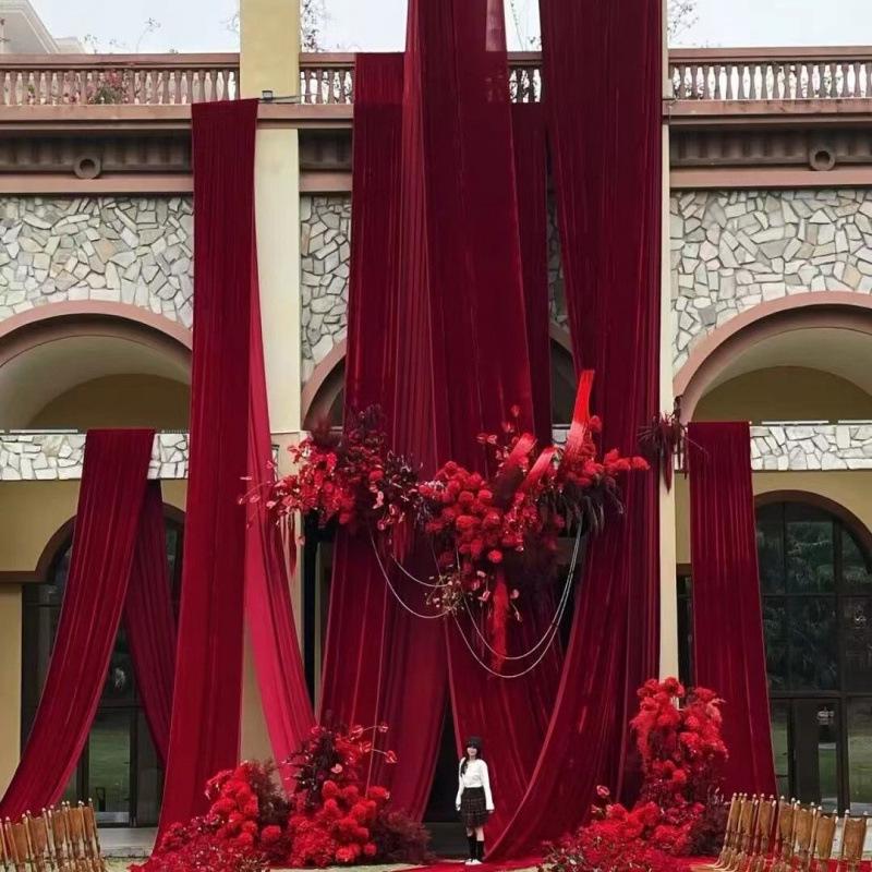 Luxuriöser Rot-Gold-Samt-Hochzeits-Hintergrund und Tischdecke