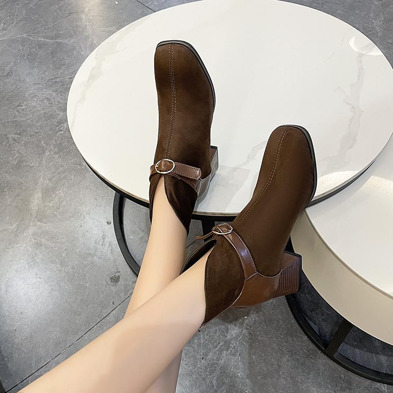 Fashion Fashionable Zipper Design Round Toe Women's Short Boots 2024 Winter Suede Thick High Heels Large Size Pin Buckle Fashion Boots