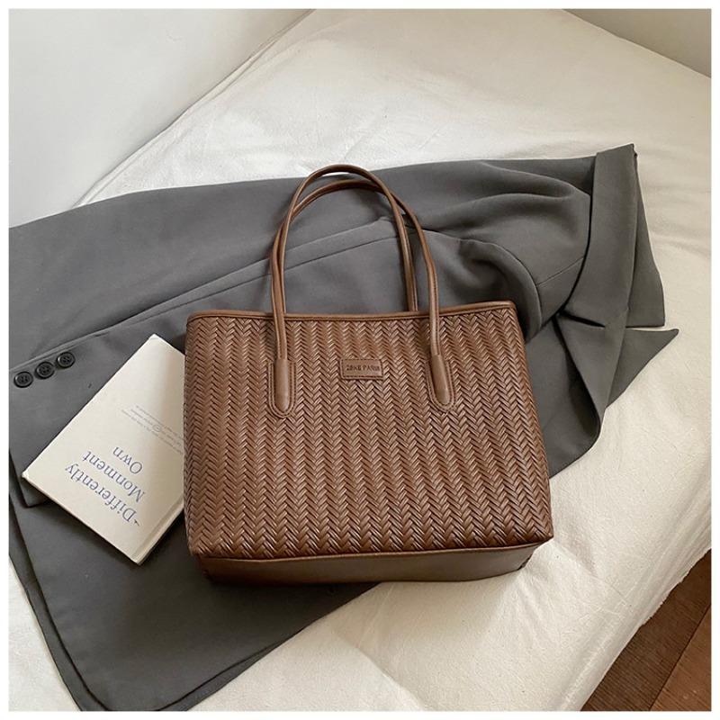 A Large-capacity Stylish Single-shoulder Bag for Summer A High-quality Tote Bag for Commuting To School