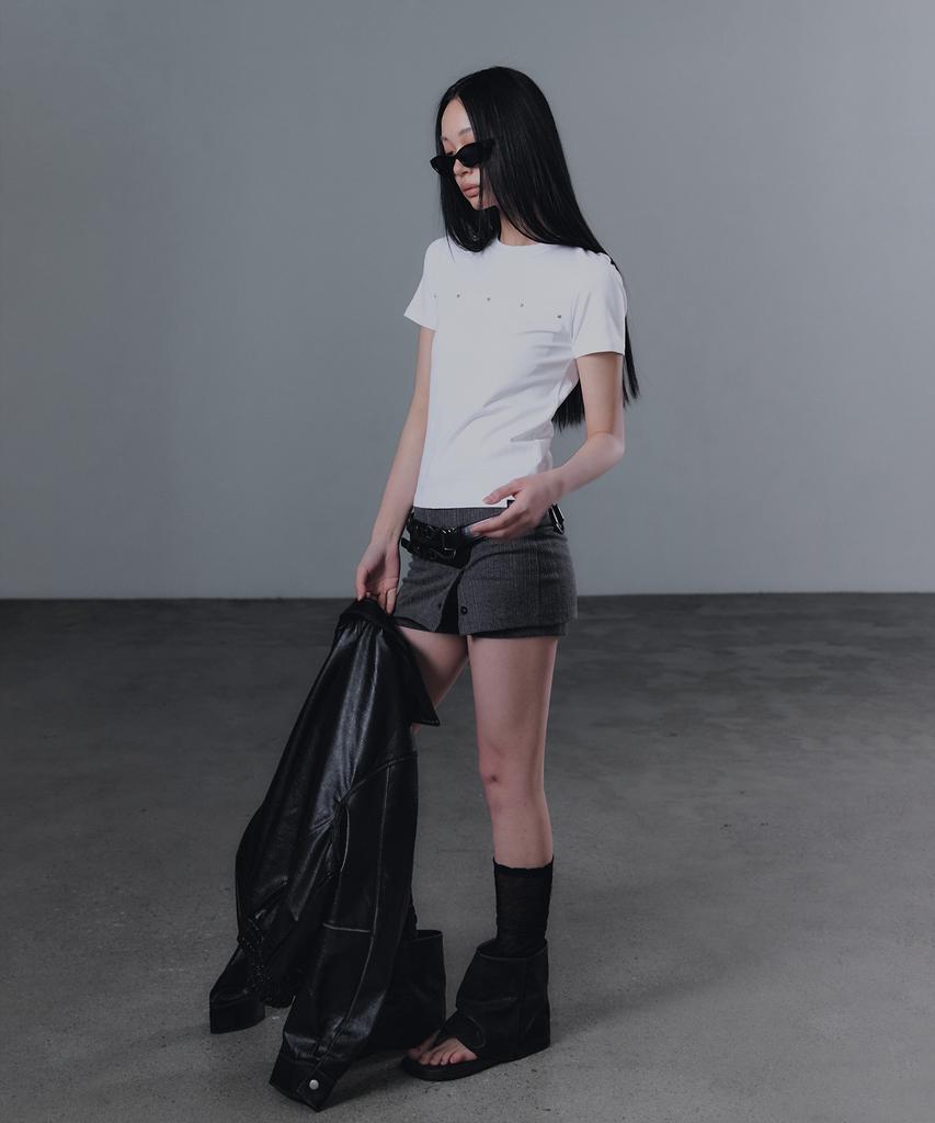 Geulouhaideu Hilden Cutout Studded Short Sleeve T-Shirt_Ivory