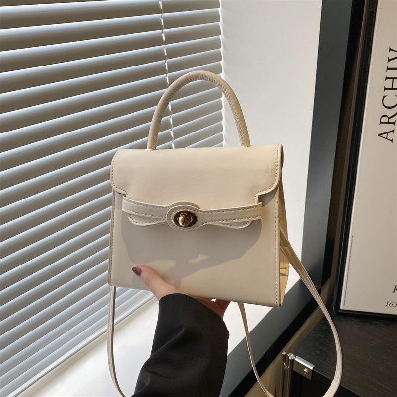 

Ретро высококлассная женская сумка, весенне-летняя новинка, модная сумка через плечо, нишевый дизайн, универсальная сумка-мессенджер белый