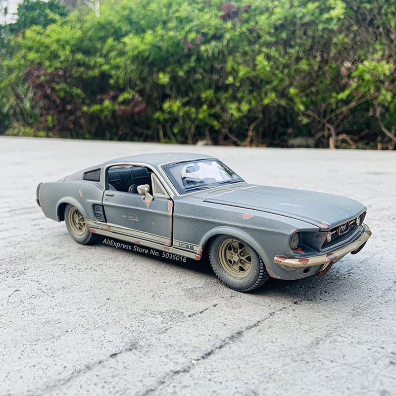 AJL1  Maisto 1:24 Old 1967 Ford Mustang GT Simulation Alloy Car Model Crafts Decoration Collection Toy Tools Gift