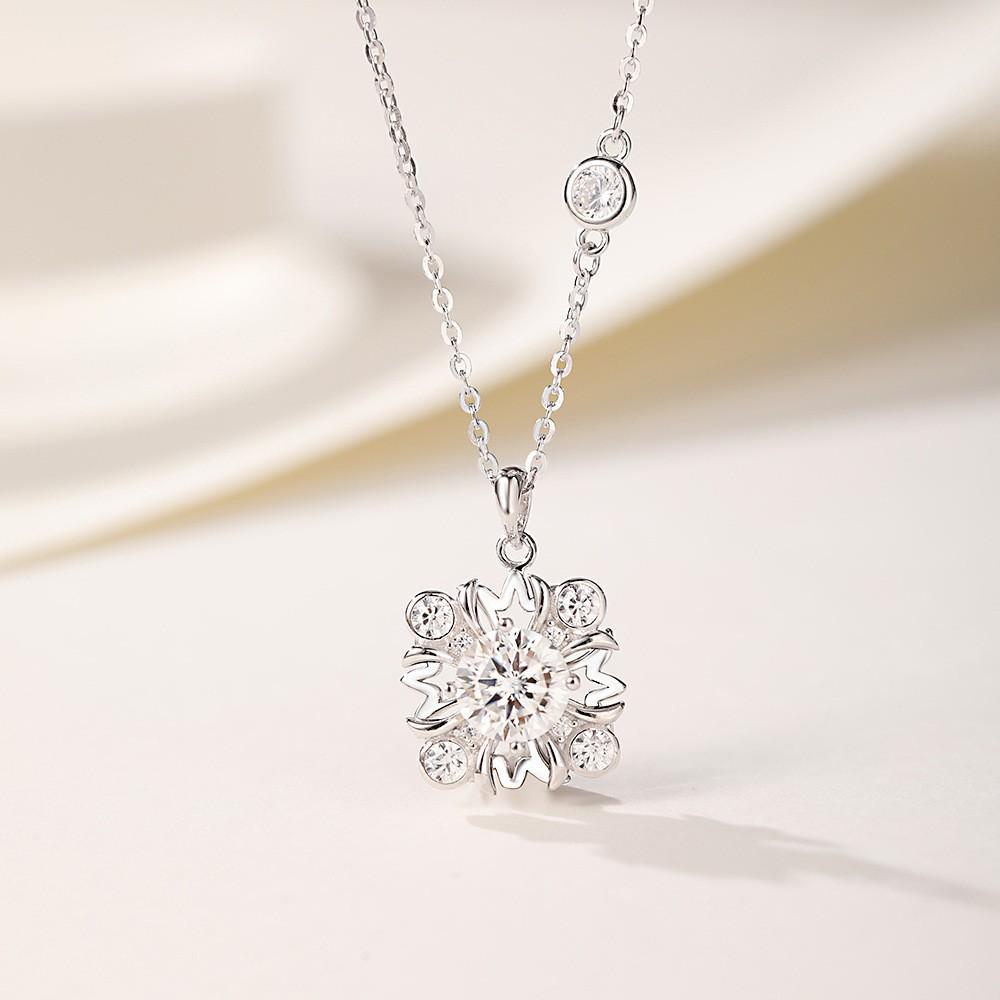 S925 Sterling Silver Rotating Snowflake Cross Clavicle Necklace for Women - High-End Luxury Accessory