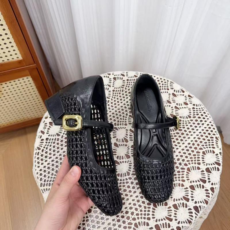 

Inner heightened thick heel hollow woven mesh single shoes women s summer new small Mary Jane shoes 33