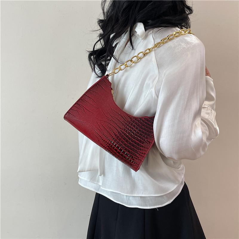 French Niche Foreign Style Chain Baguette Bag Female Texture Crocodile Pattern Temperament Shoulder Bag 2025 New Armpit Bag
