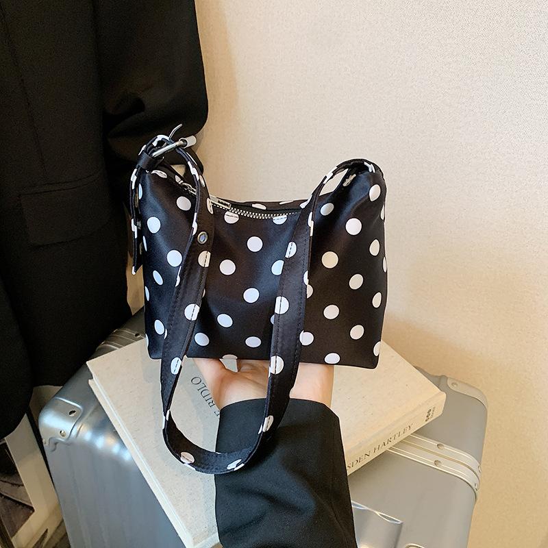 Niche Design Polka Dot Canvas Bag Women's 2025 New Summer Shoulder Bag Popular Super Fire Leisure Bucket Bag