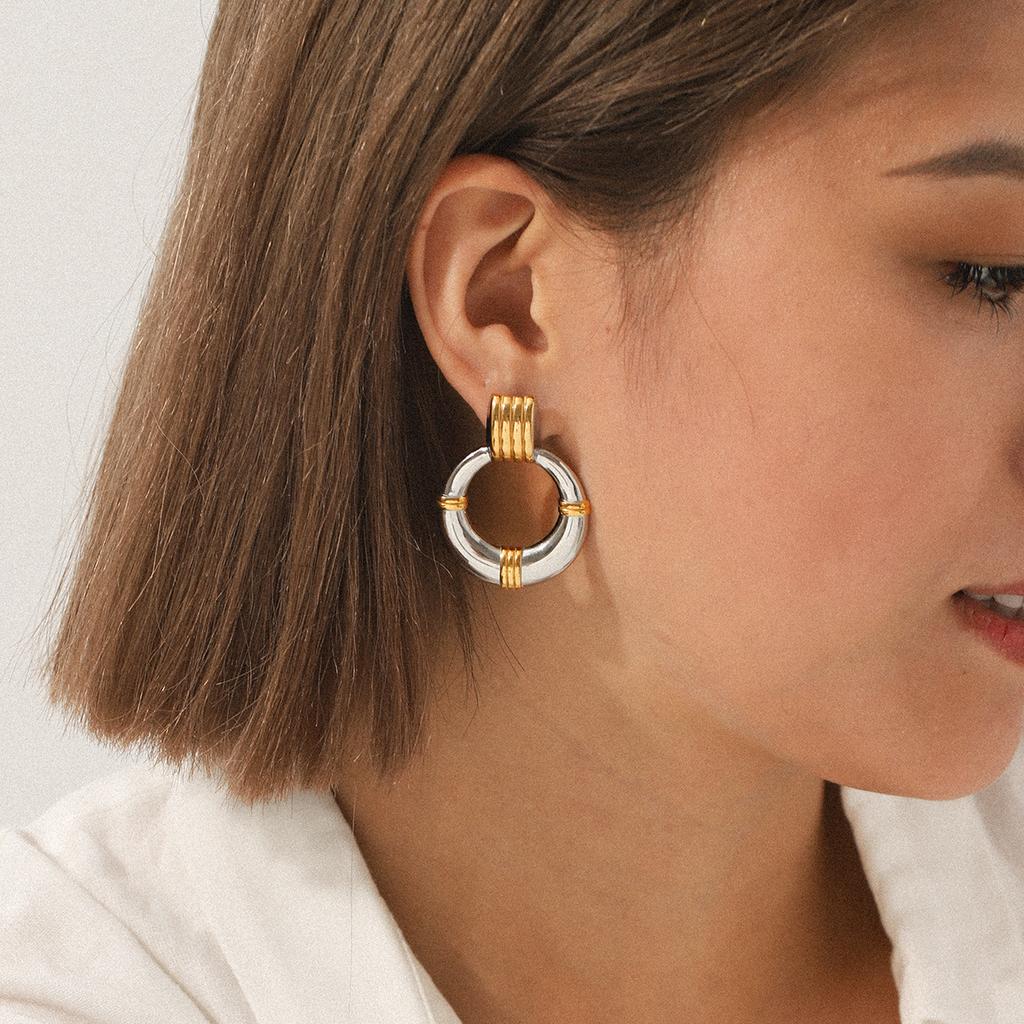 Round hoop earrings, light luxury high-end stud earrings for women, non-fading titanium steel ear jewelry
