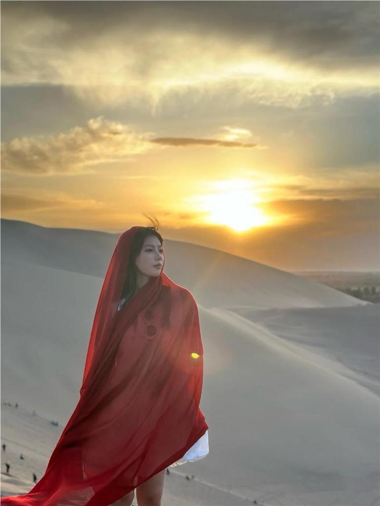 Ethnic Style Cotton-Linen Sun Protection Scarf: Dual-Use Shawl for Desert & Beach