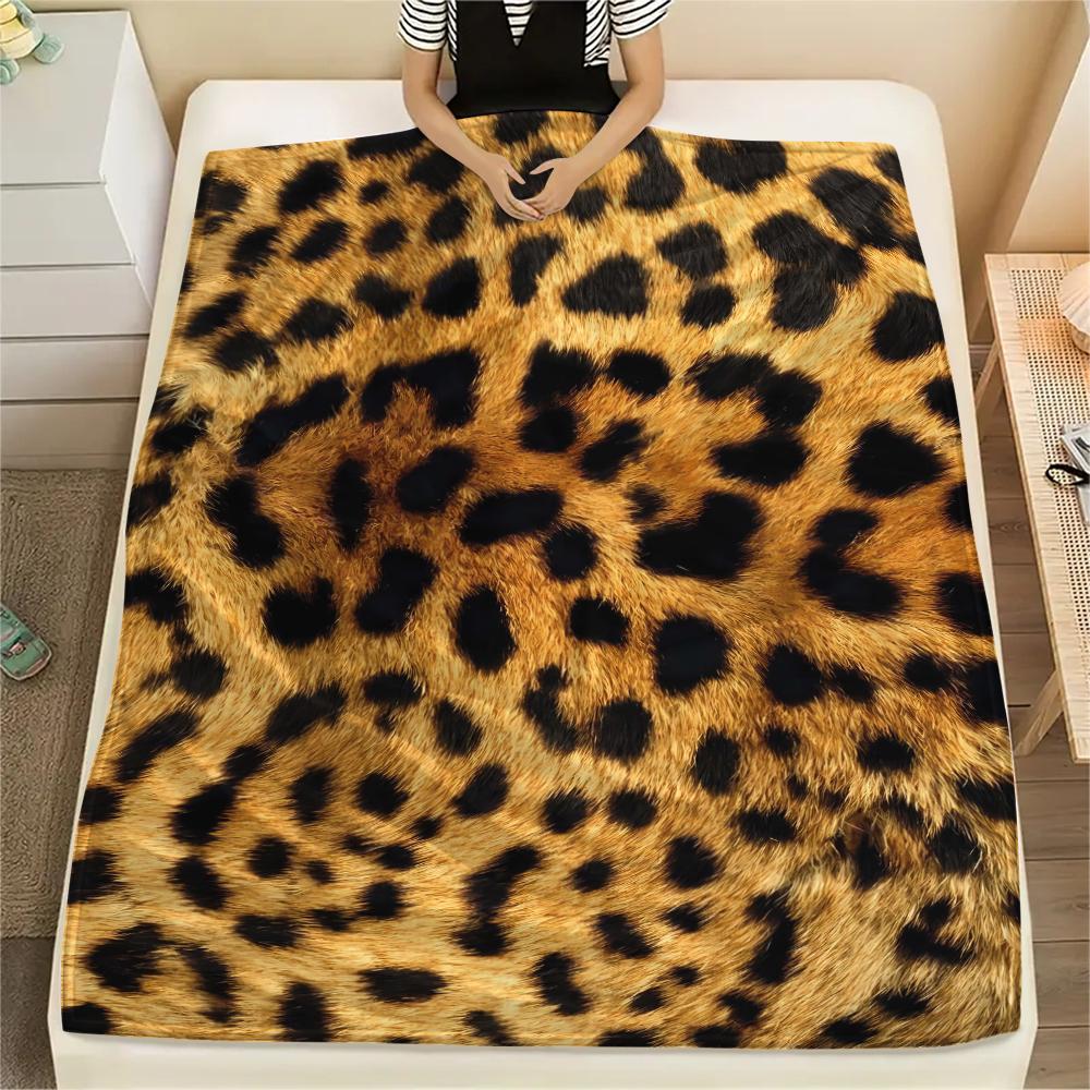 1Pc Leopard Pattern Print Flannel Blanket, High Quality Comfortable for All Seasons, Home Decor, Warmth and Comfort, Perfect for Christmas Gifts