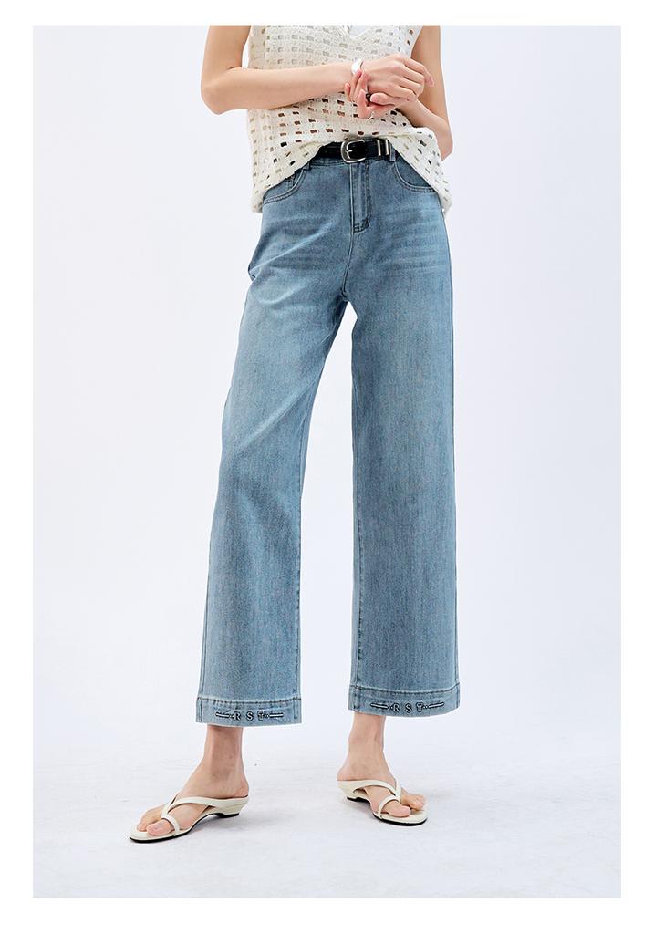 Retro style cropped denim straight leg pants for women