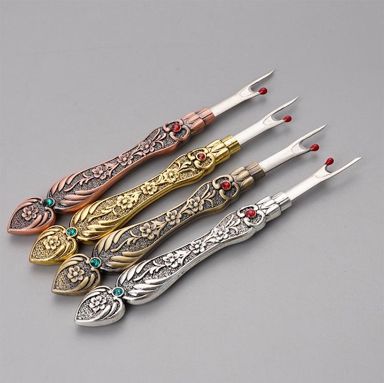 Retro Zinc Alloy Handheld Seam Ripper for Cross Stitching