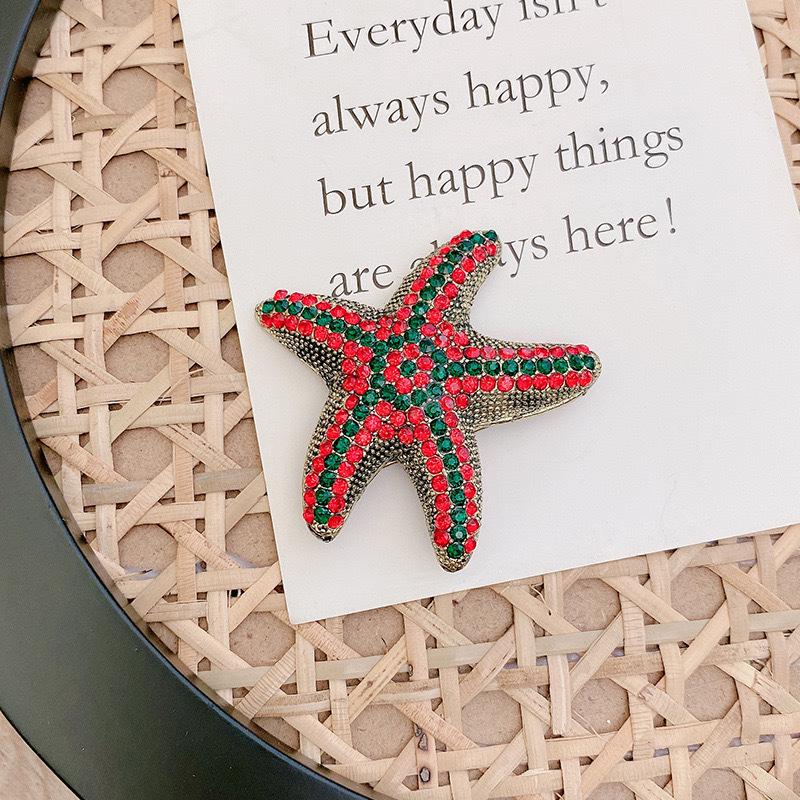 Korean Marine Life Brooch: Starfish & Shell Pin with Metal, Diamond, & Pearl Accents