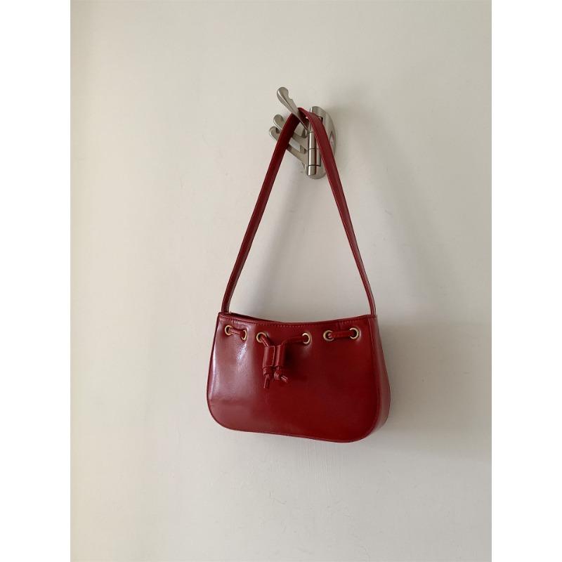 

Маленькая квадратная сумка женская кожаная персонализированная сумка-мешок с декоративной шнуровкой нишевый дизайн модная универсальная сумка подмышку женская красный