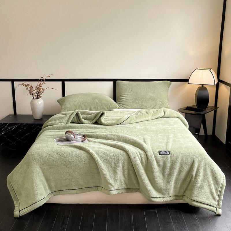 Luxurious Thick Half-Sided Plush Blanket for Autumn & Winter - Perfect for Sofa or Office Naps