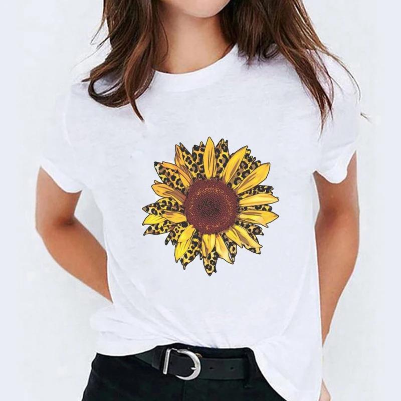 Graphic T Shirt for Women Elephant Love Cartoon Fashion Printing Print Lady Tshirts Top Womens Ladies Travel Tee TShirt