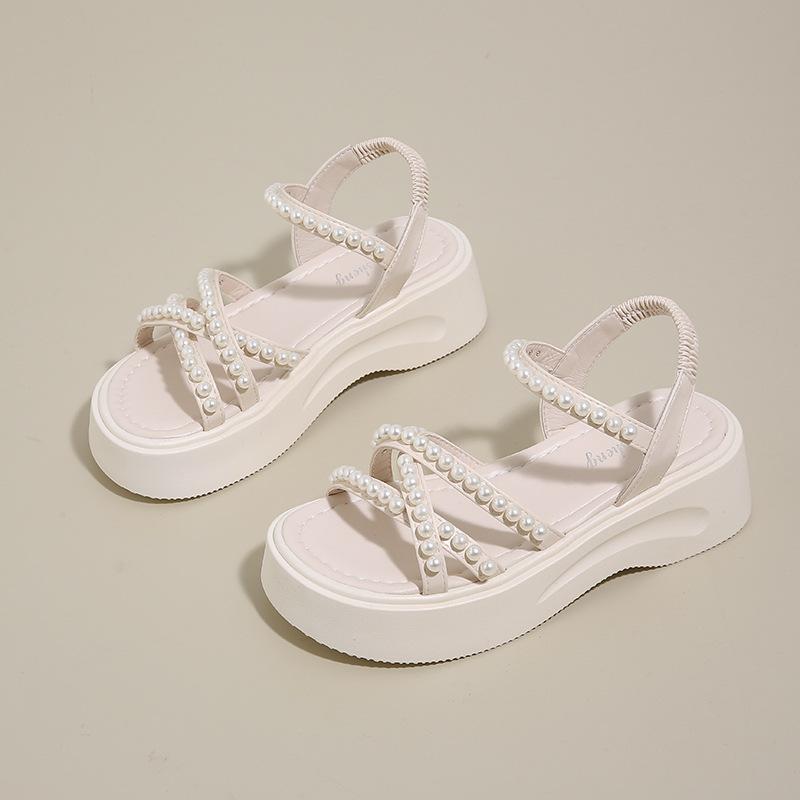 Sandals women's summer 2025 new Xiaoxiangfeng platform fashion beach casual shoes pearl one-word belt with skirt