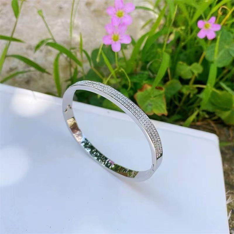 

Starry Sky Shiny Affordable Luxury Fashion Cross-Border Fashion Titanium Steel Bracelet Women s Non-Fading Buckle Bracelet Golden New Accessories [4134] three rows of diamond steel color
