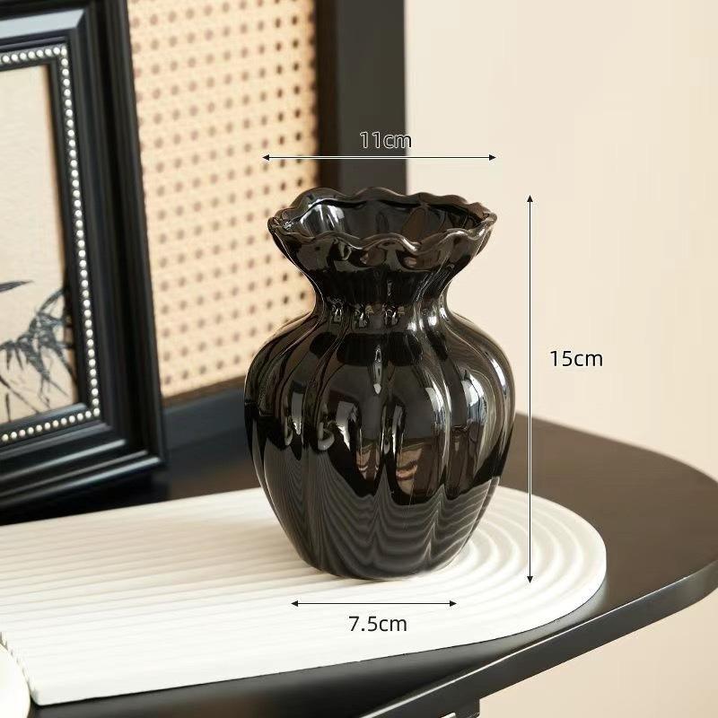 Cream Ceramic Vase Ruffled Edge Fluted Design Home Table Decor Vase For Fresh Flower Arrangement