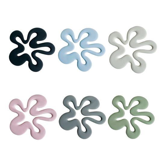 Flower Shaped Silicone Coasters Heat Resistant Placemats for Hot Pots Pans Non-Slip Table Protectors for Modern Kitchen