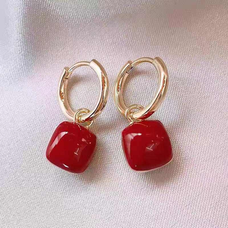 

Elegant Red Drip Glaze Square Earrings - Versatile, High-End, and Lightweight Luxury