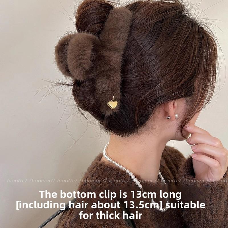 Large Plush Hair Claw Autumn/Winter 2026 New Women's Hair Accessories High-End Feel Shark Claw Hairpin Fashionable Hair Accessor