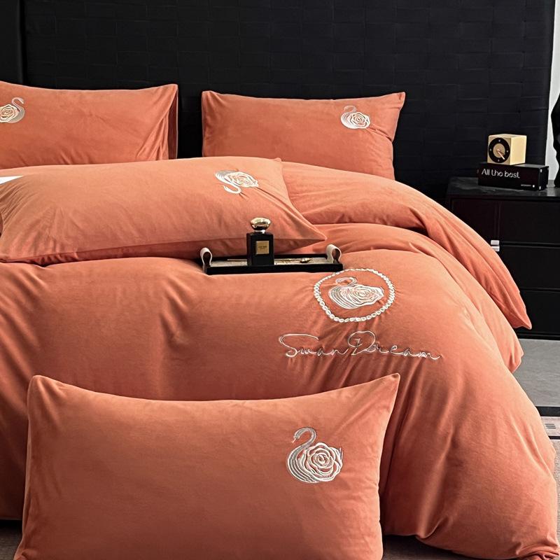 Plush Coral Fleece Winter Bedding Set: Thickened Velvet Duvet Cover, Flannel Bed Sheet, and Pillowcases