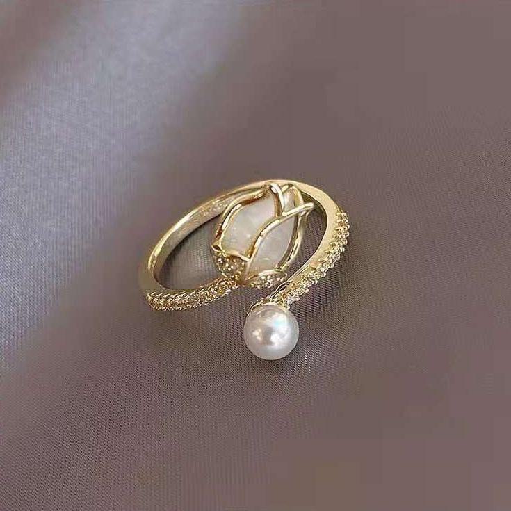 Tulip Ring with Adjustable Cat's Eye Stone - Simple, Fashionable, Versatile for Any Occasion
