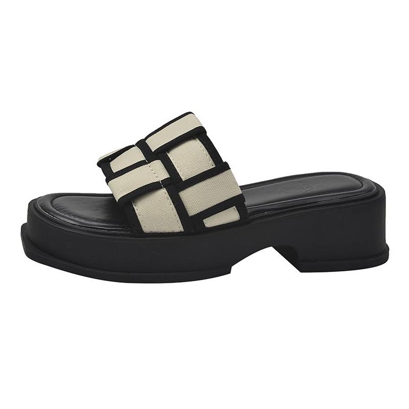 Thick bottom heightening fashionable versatile cool slippers women's outer wear 2025 summer new models step on shit feeling comfortable casual one-