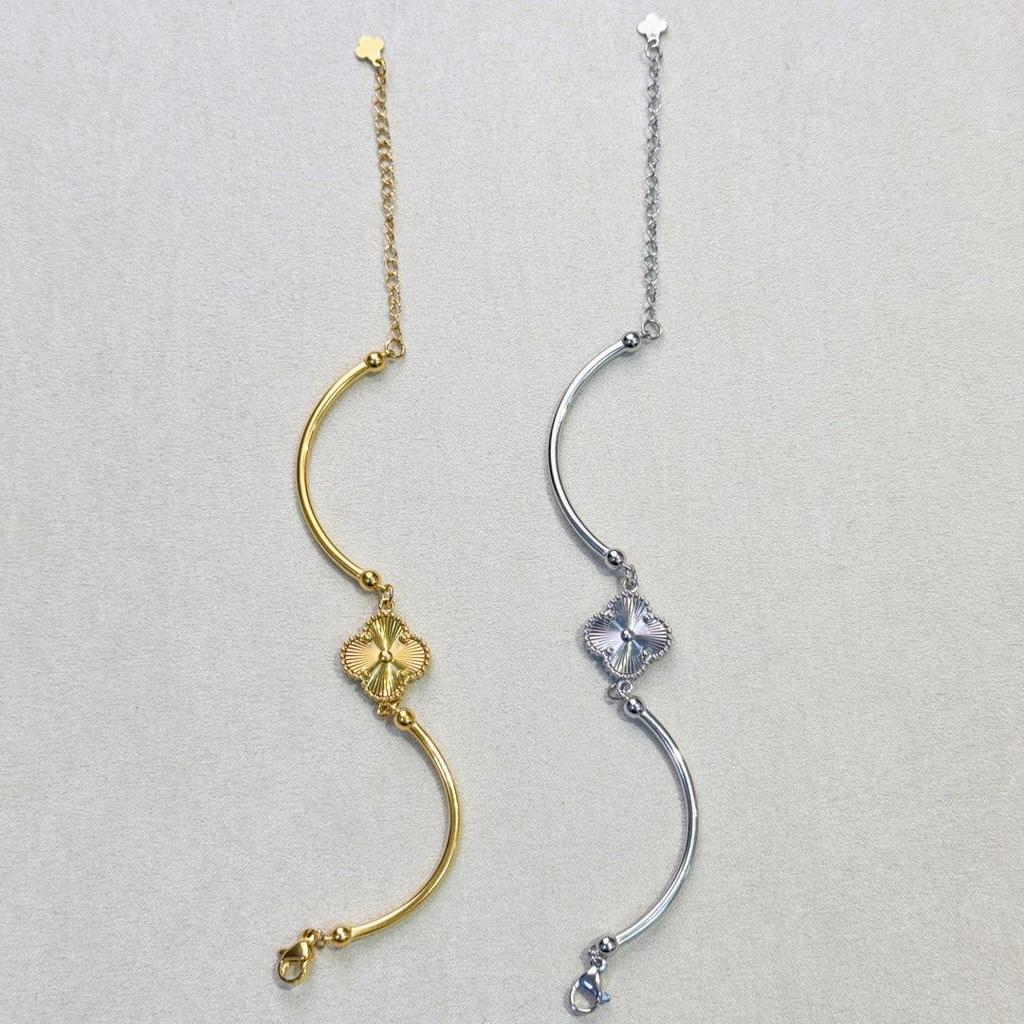 15mm Titanstahl Nicht Verblassendes Glücksklee Damen Armreif Armband Schmuck.