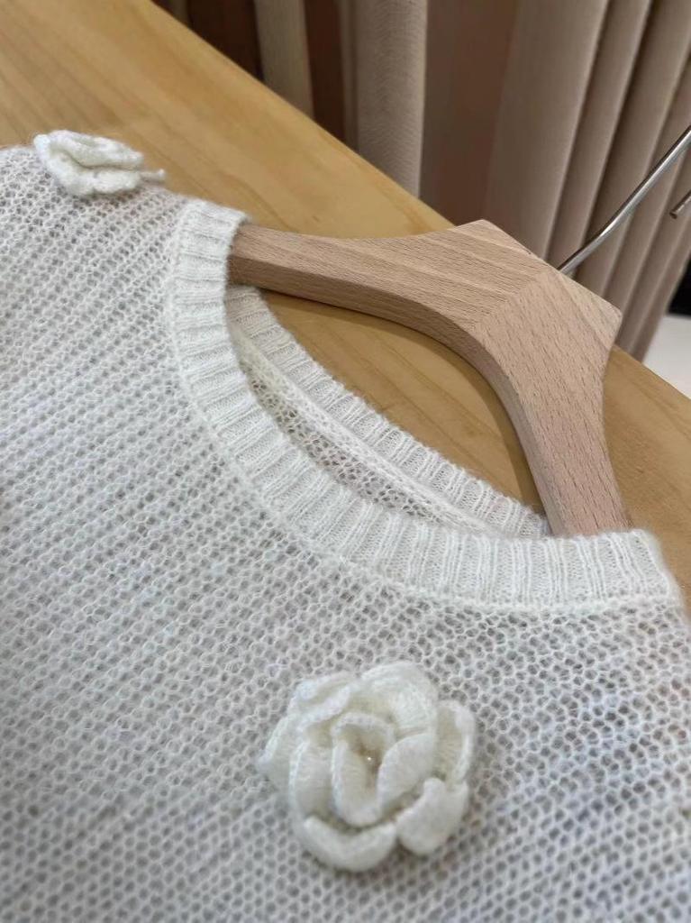 Women's Floral Mink Velvet Sweater Coat - Soft, Plush, Warm, Round Neck, Chic French Design for Autumn/Winter
