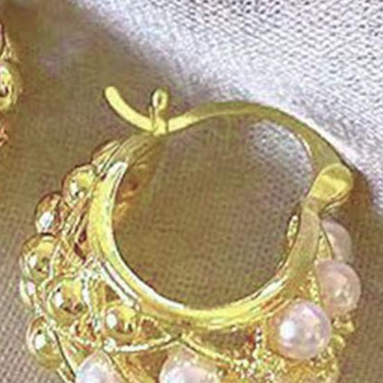 1 Pair Retro Style Earrings Imitation Pearl Honeycomb Shape Earrings Lightweight Comfortable Mini Earrings Jewelry Gift