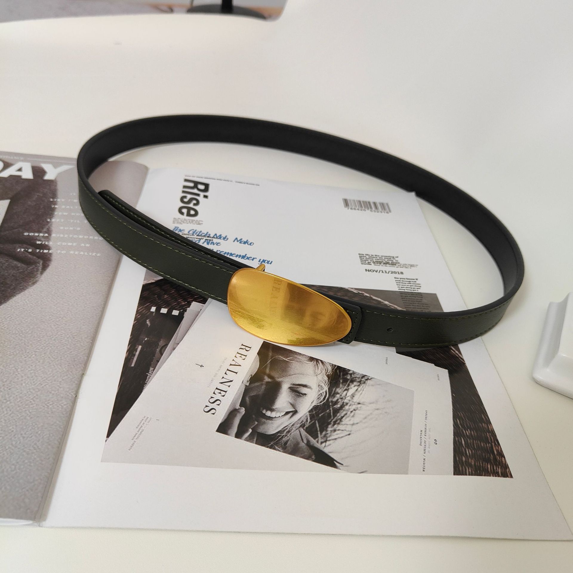 

Овальный кожаный ремень из коровьей кожи для женщин, простой декоративный модный джинсовый ремень для женщин 115cm чёрный