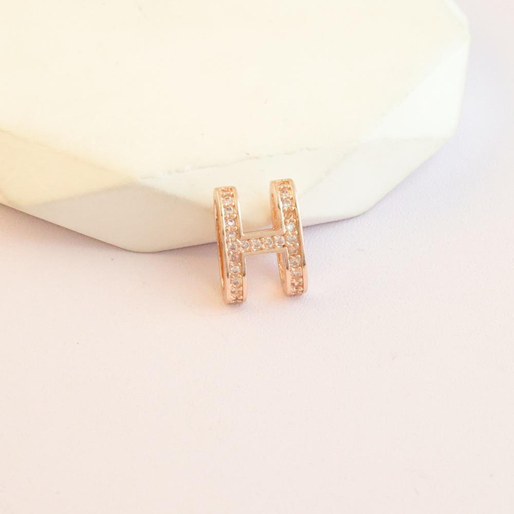 Korean Style Elegant Copper Pendant Necklace with Zircon Inlaid Letter H - Versatile Fashionable Accessory for Women