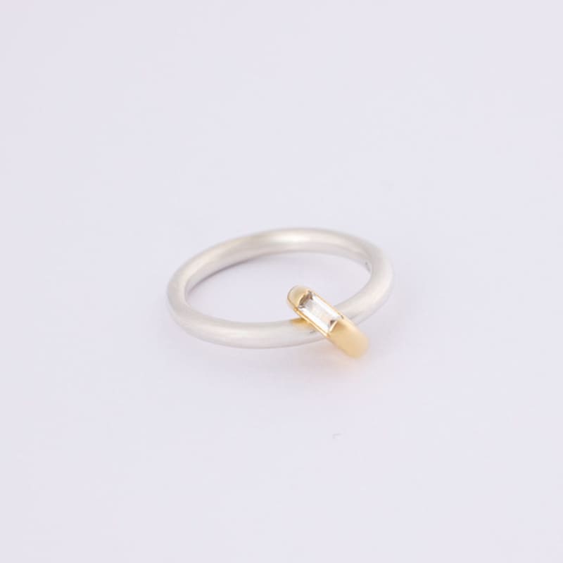 COLLECT SYNERGY white topaz donut link combi ring