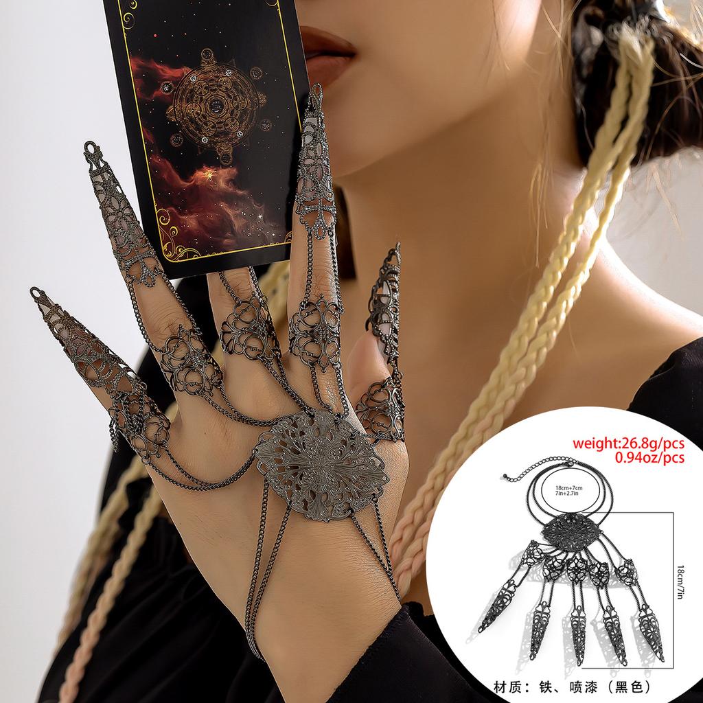 1pcs Gothic Halloween Metal Finger Chain Gloves Spiked Fringe Back Hand Bracelet for Women Punk Rock Jewelry Gift