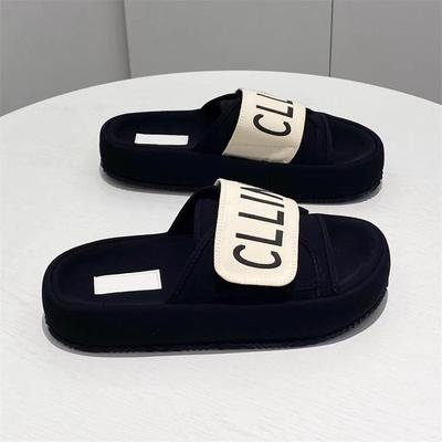 French Beautiful Thick-bottomed Cool Slippers for Women's Summer Wear 2025 New Fashion Super-hot Pregnant Women Stepping On Shit Beach Slippers