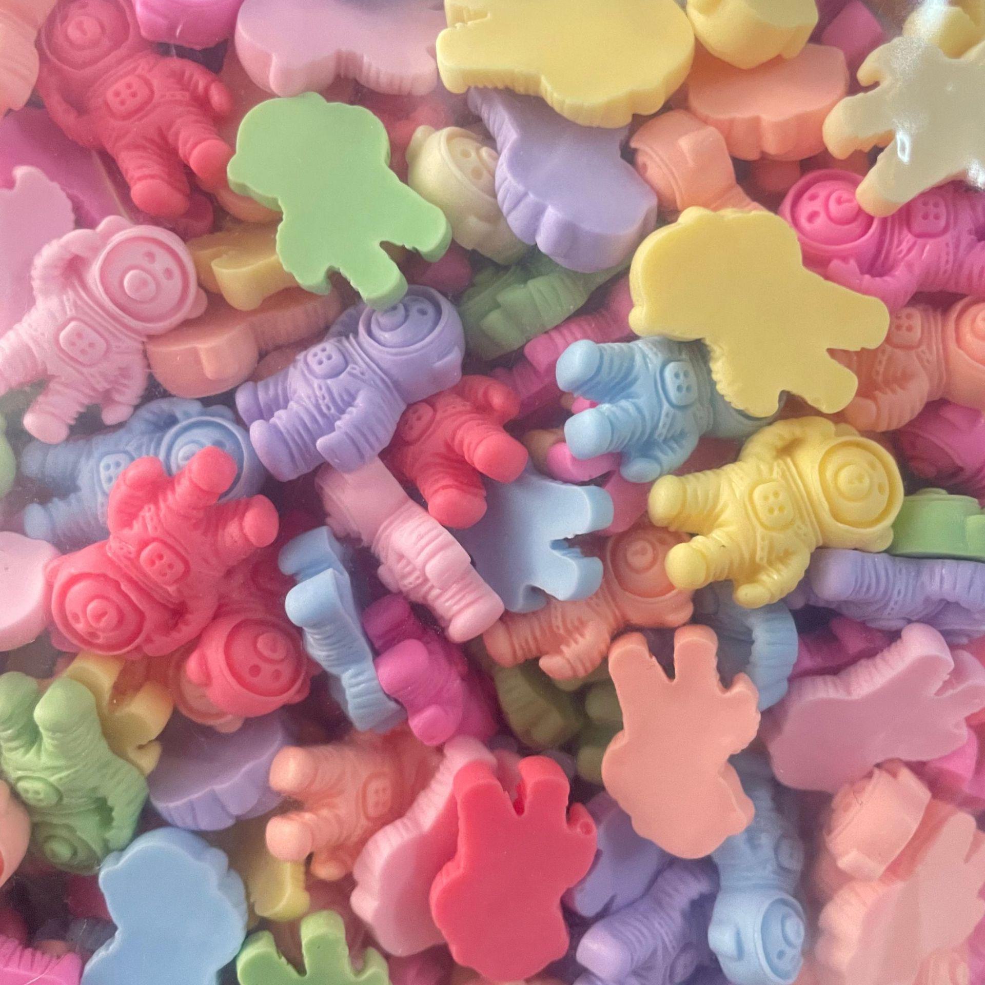 

Кремовый чехол для мобильного телефона с нашивкой и мультяшными украшениями из смолы своими руками 1 Macaron Astronaut