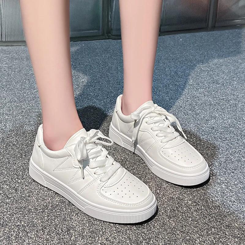 Fashion Women's Comfortable Breathable Lightweight Thick Bottom Casual Sneakers Spring Summer New Style Bread Shoe Sports Single Shoe