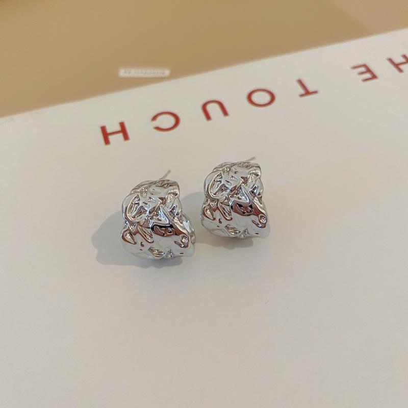 High-End European & American Metal Water Drop Ear Clips - No Piercing, Cool Autumn/Winter Style