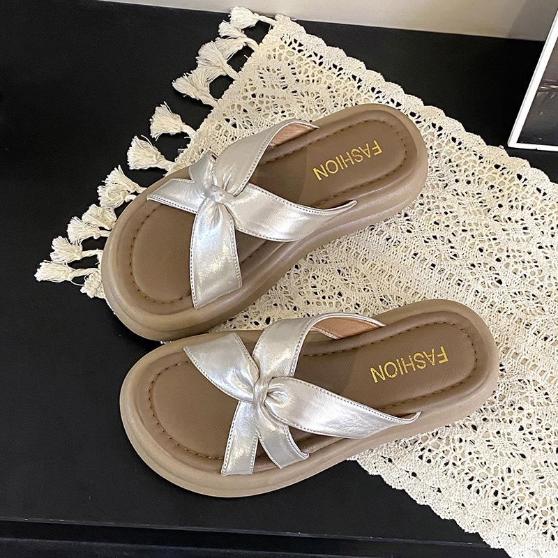 

Женские шлепанцы на толстой подошве, новая мода весна-лето 2025, универсальные маффины на платформе, увеличивающие рост, с юбкой, крутые шлепанцы на одно слово 40 шампанского