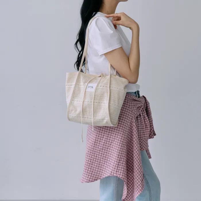 Embroidered Lace Double Canvas Shoulder Bag _ [Natural]
