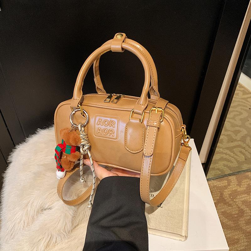 Handbag Women's New Versatile Small Square Bag Large-capacity Commuter Bag Shoulder Messenger Bag