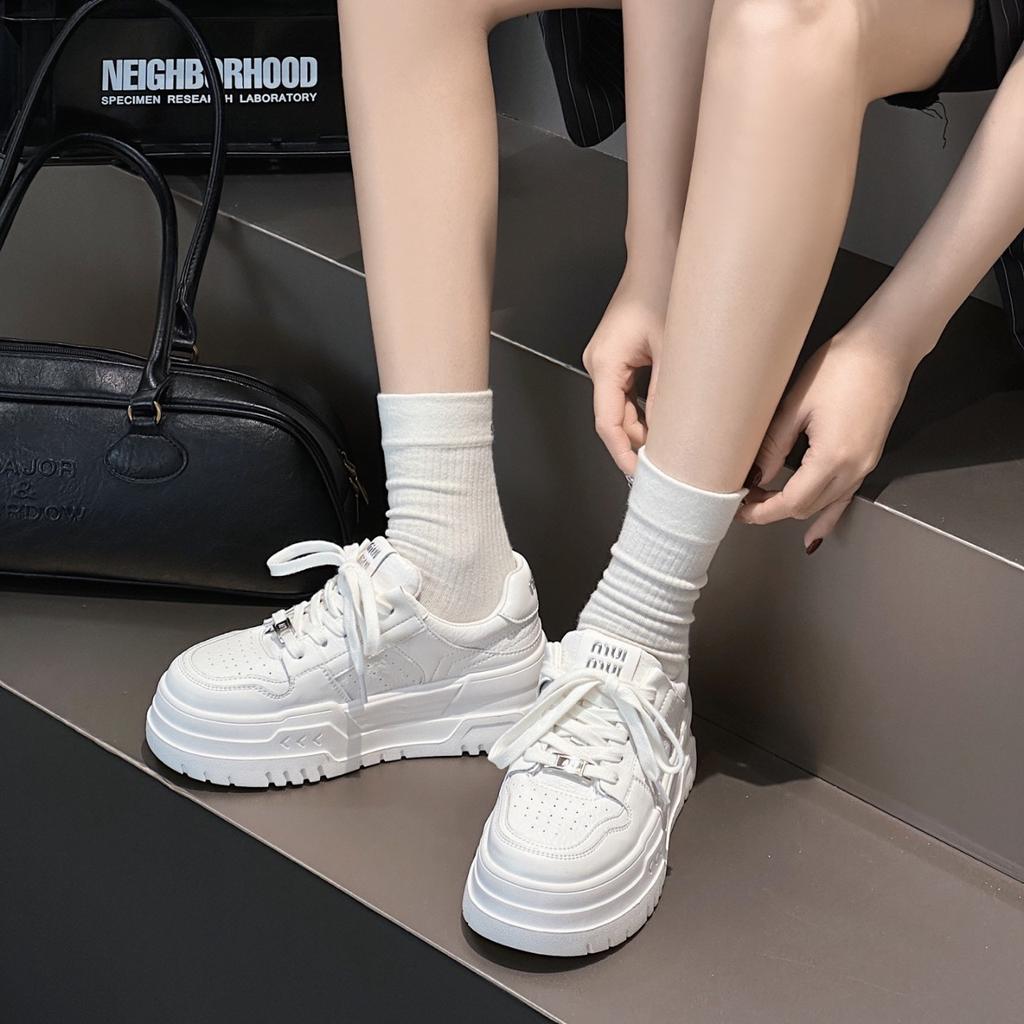 thick-soled leather little white shoes women's 2025 new spring height increase 6cm lace-up ultra-light sports and leisure board shoes