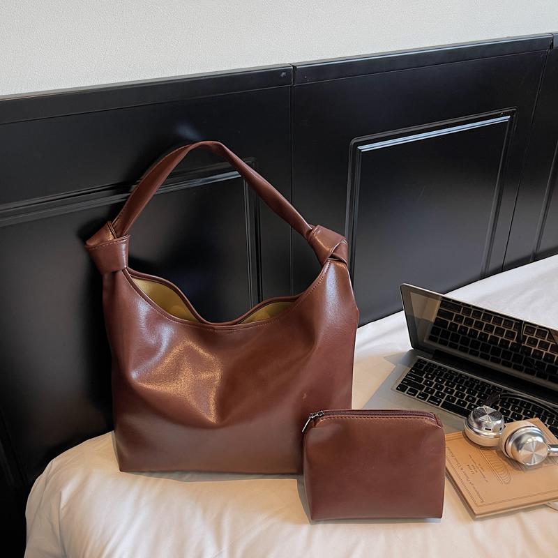 

Винтажная сумка-тоут из мягкой кожи большой вместимости женская дорожная на плечо через плечо коричневый