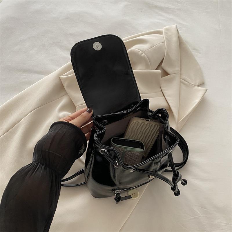 Niche backpack bag women's autumn  new trendy fashion backpack versatile single shoulder portable bucket bag