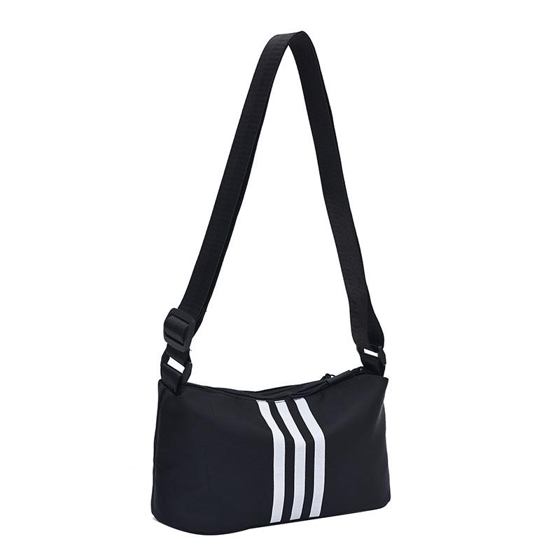 

Осенняя волна спортивный стиль женская большая вместимость 2024 новая модная сумка через плечо повседневная модная нейлоновая маленькая квадратная сумка чёрный