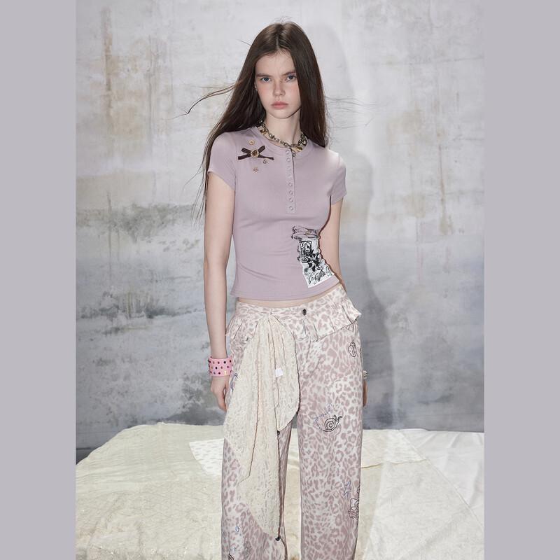 UNIFREE Retro Applique Print Slim Fit T-shirt