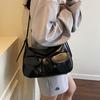 Niche Underarm Bag Women's New Trendy and Fashionable Commuter Saddle Bag Simple and Versatile Shoulder Messenger Bag