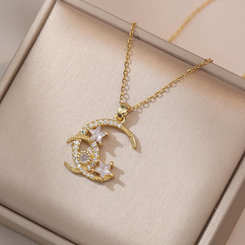 Women's Fashion Heart Pendant Necklace - Elegant, Simple Design, Versatile Clavicle Chain Jewelry