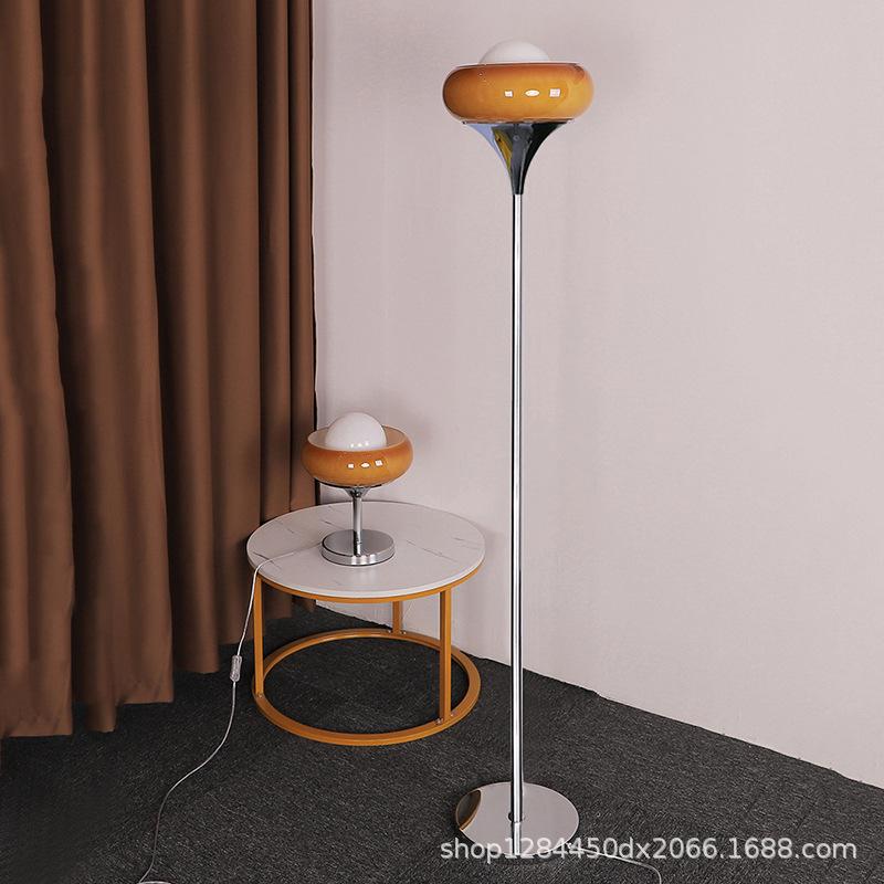 Moderne minimalistische Schlafzimmer Nachttischlampe aus Glas Luo Nordic Color Egg Tart Dekorativer Showroom Art Table